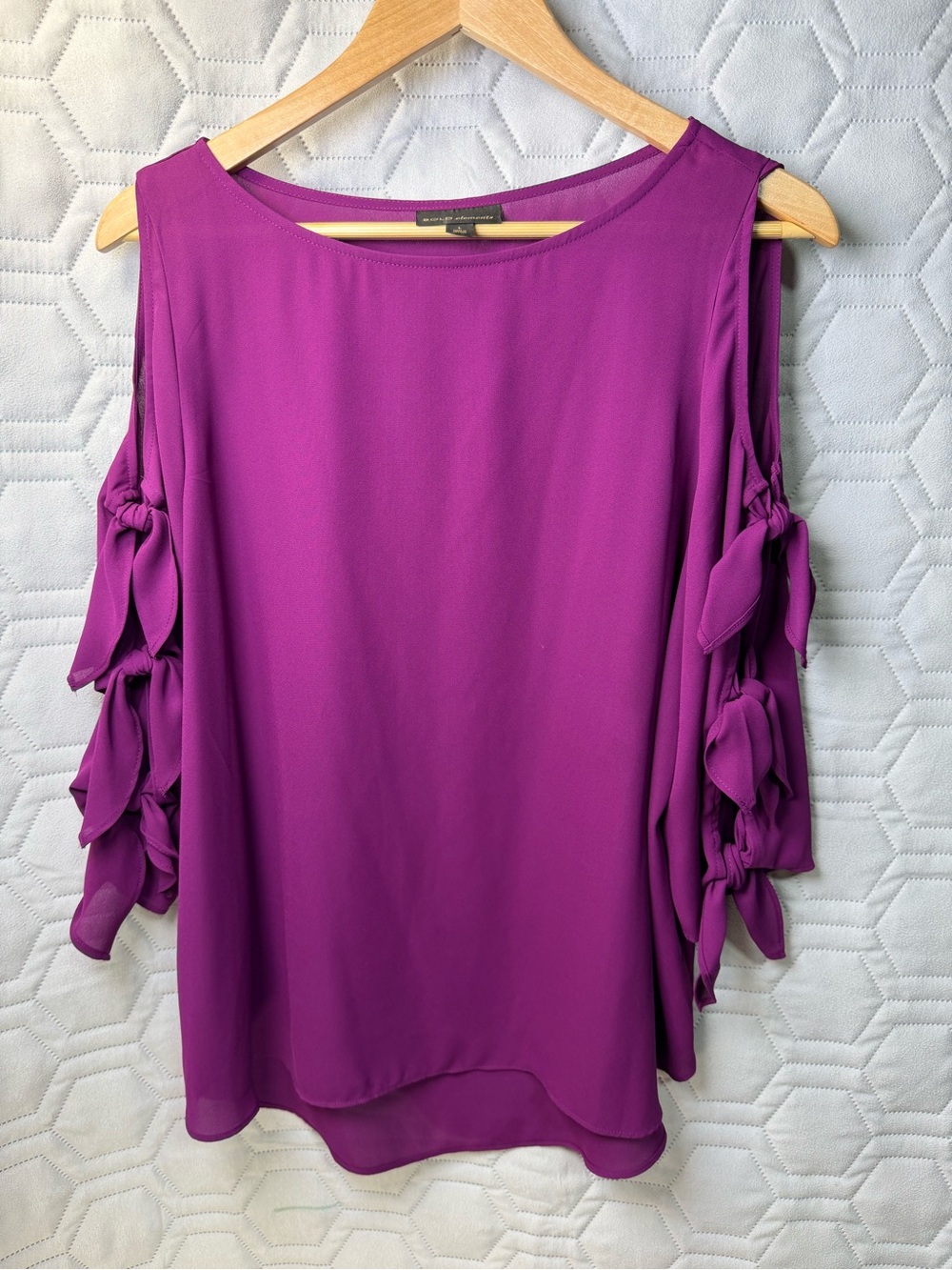 BOLD elements Magenta Cold-Shoulder Tie-Sleeve Blouse Woman’s Summer L Guest